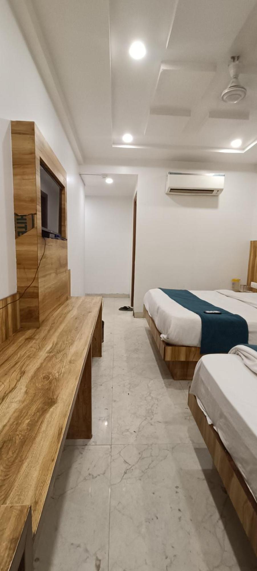 Hotel Awesome International 뉴델리 외부 사진
